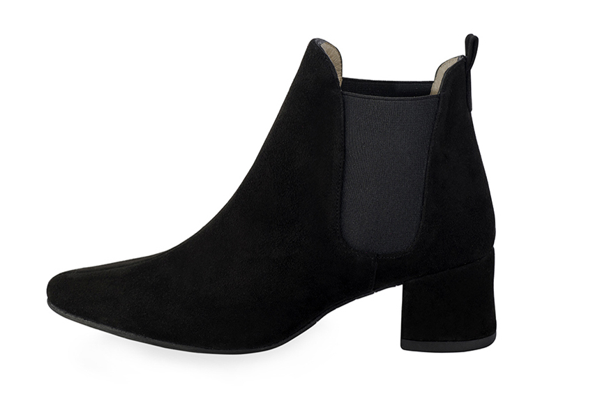 Matt black women's ankle boots, with elastics. Round toe. Low flare heels. Profile view - Florence KOOIJMAN